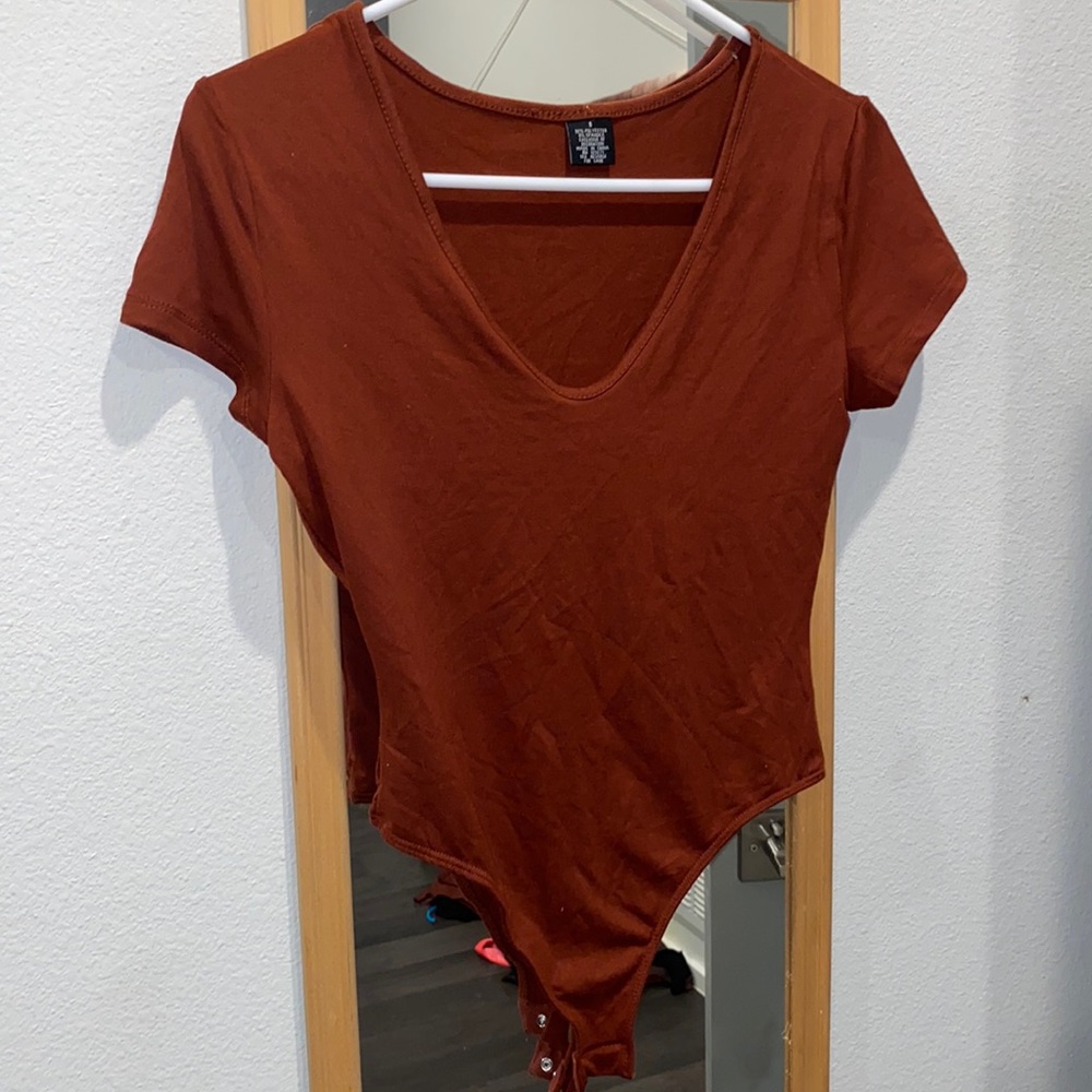 Short sleeve body suit